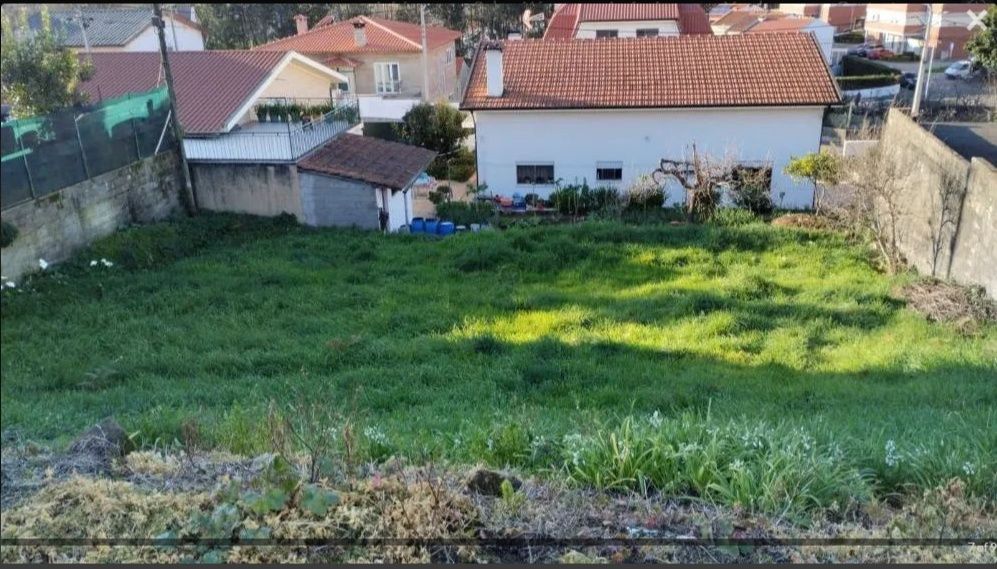 Terreno 465 m² para Venda – Santo Tirso