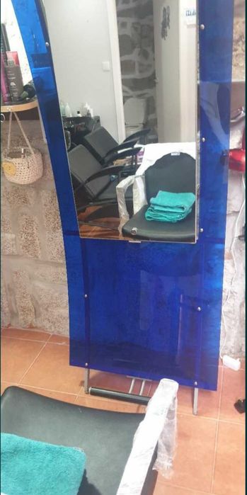 Balcão de saída e espelho