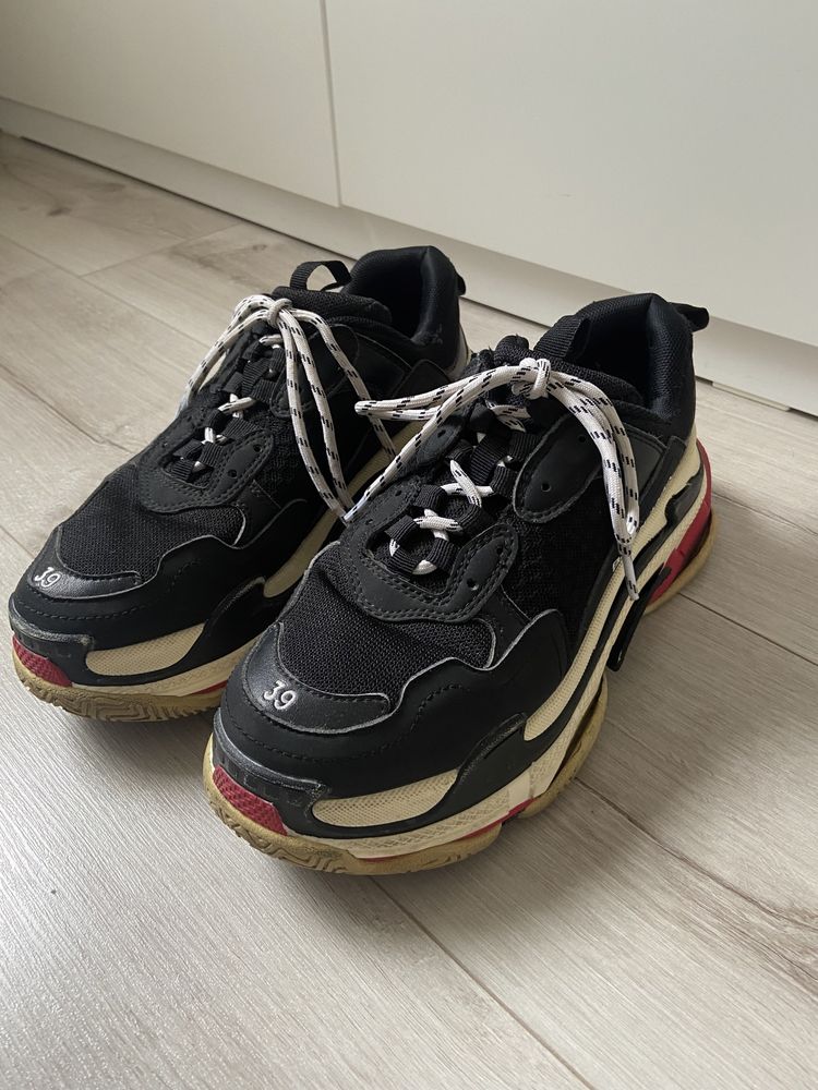 Balanciaga sneakersy triple s