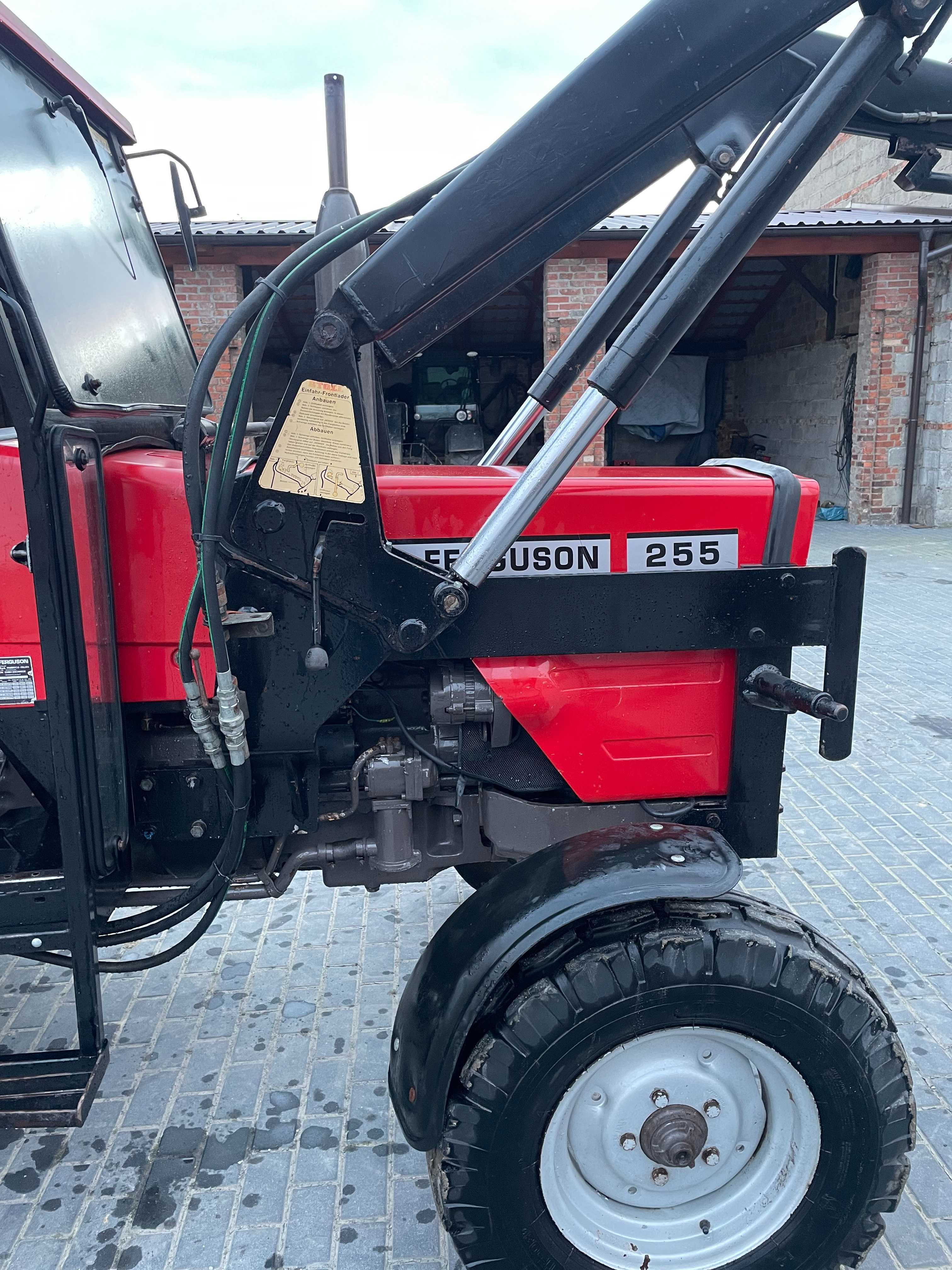Massey Ferguson 253