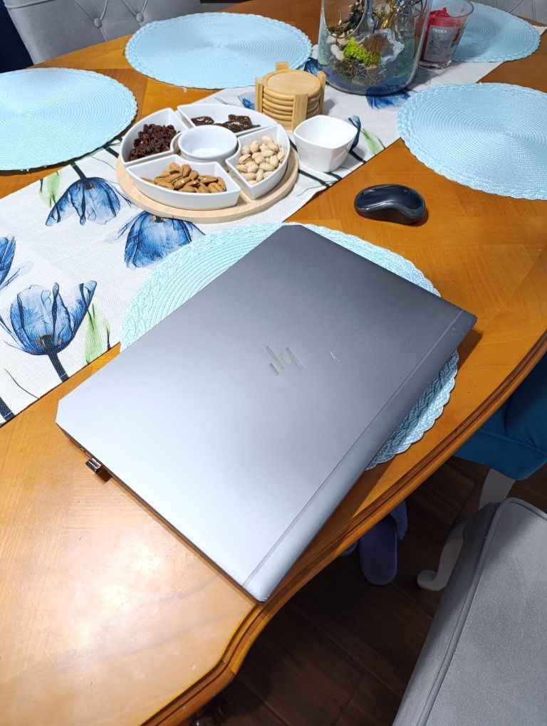 Hp zbook 15 g5 i7 16gb ram 512gb ssd nvidia 4gb