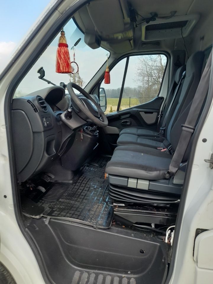 Sprzedam, zamienię samochód Renault Master bliźniak winda i kurnik
