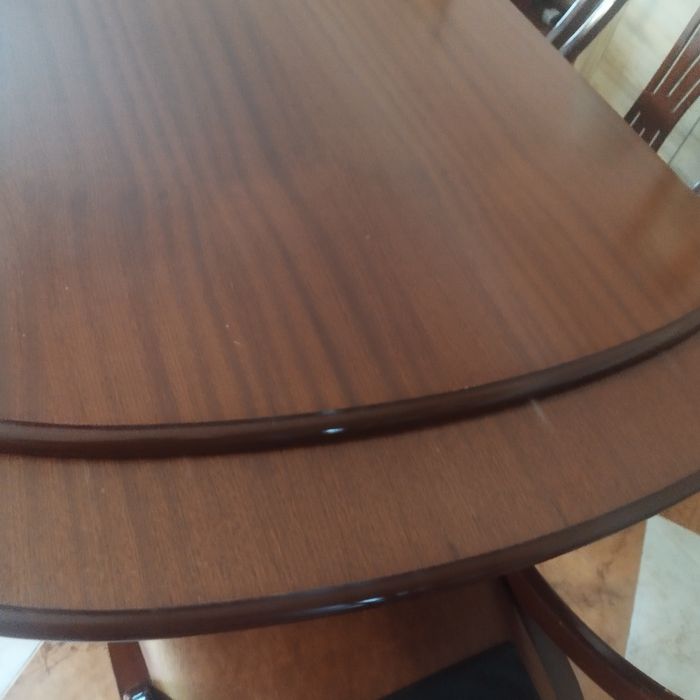 Vendo sofa,mesa de jantar extensivel com 6 cadeiras e cama individual