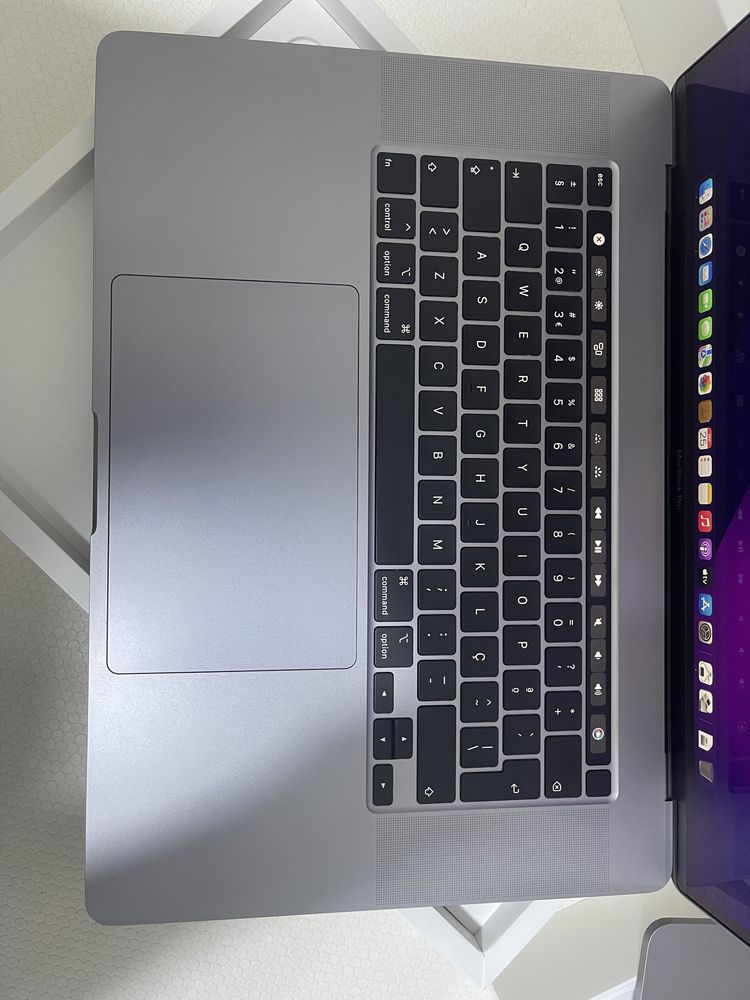 Macbook Pro 16” i9, 16GB RAM, 1TB SSD - Como Novo