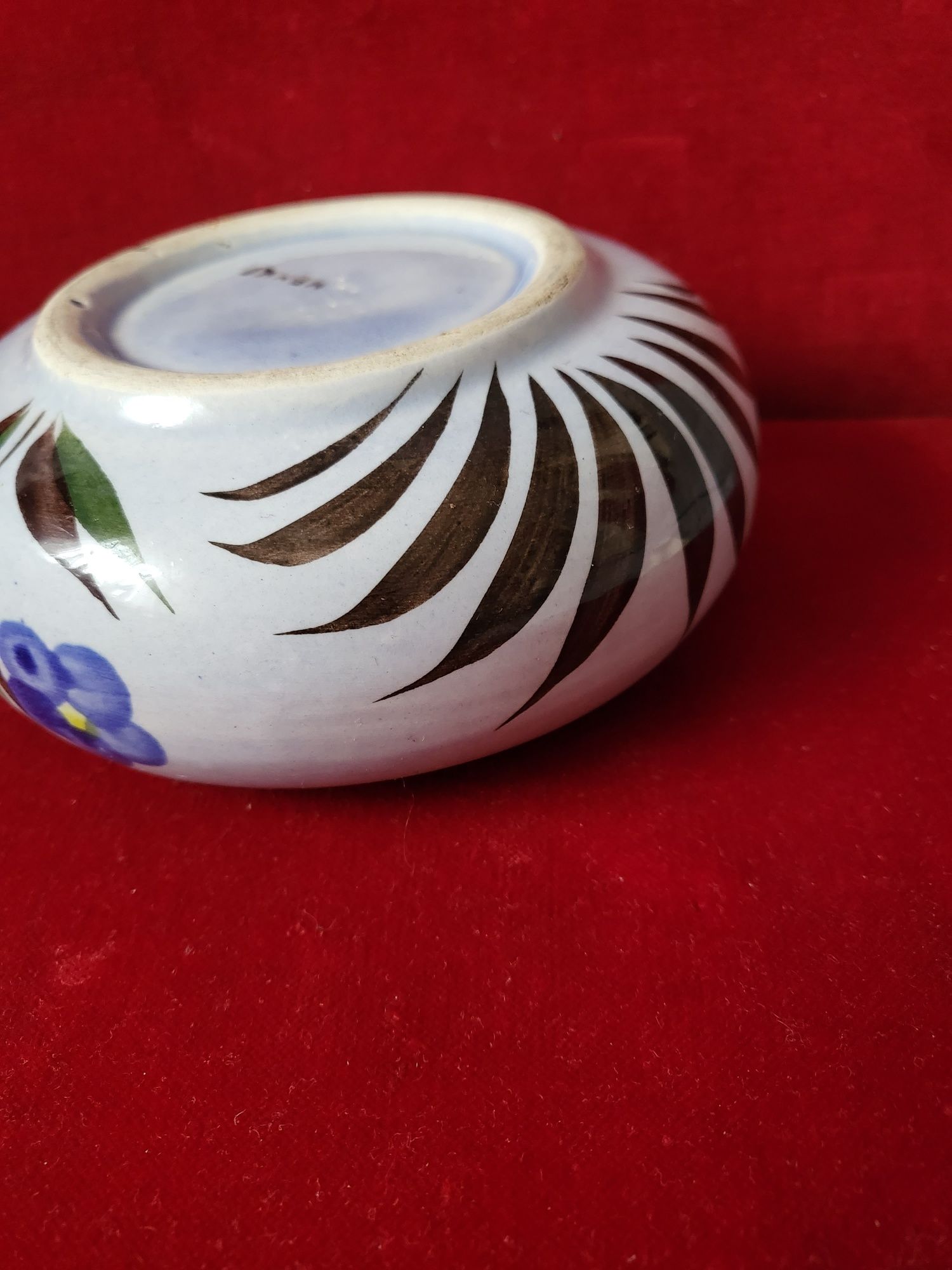 Ceramika z 60 lat Ikebana ręcznie mal.Sygnowana ..