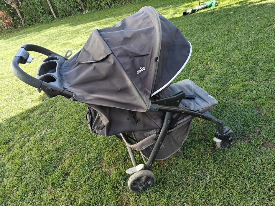 Oddam wózek spacerówkę i koń na biegunach