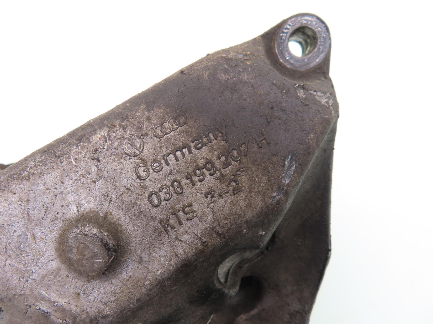ŁAPA SILNIKA AUDI A3 8L 1.9 TDI 038199207H
