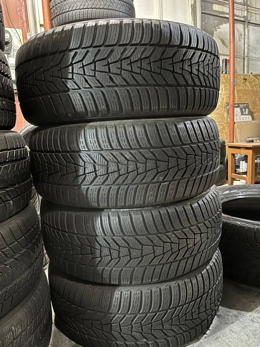 Комплект зимової гуми 225/50/18 , Hankook