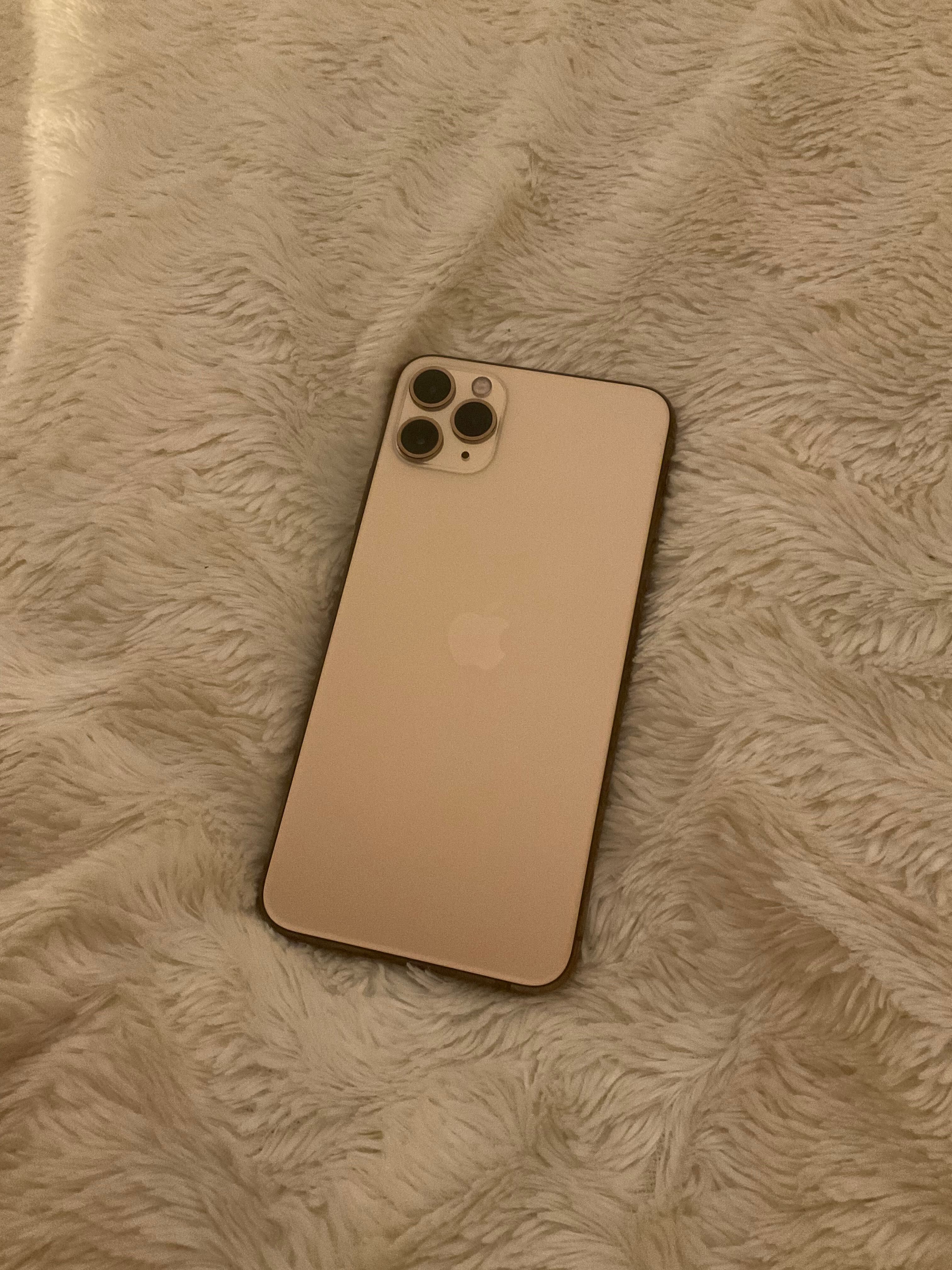 iPhone 11 Pro Max 64 gb dourado