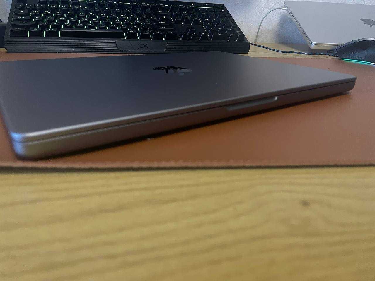 MacBook Pro 14 2021 M1 Max 64GB RAM 1TB SSD Gray