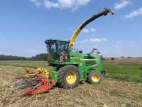 Koszenie kukurydzy zbiór na kiszonke sieczkarnia John deere
