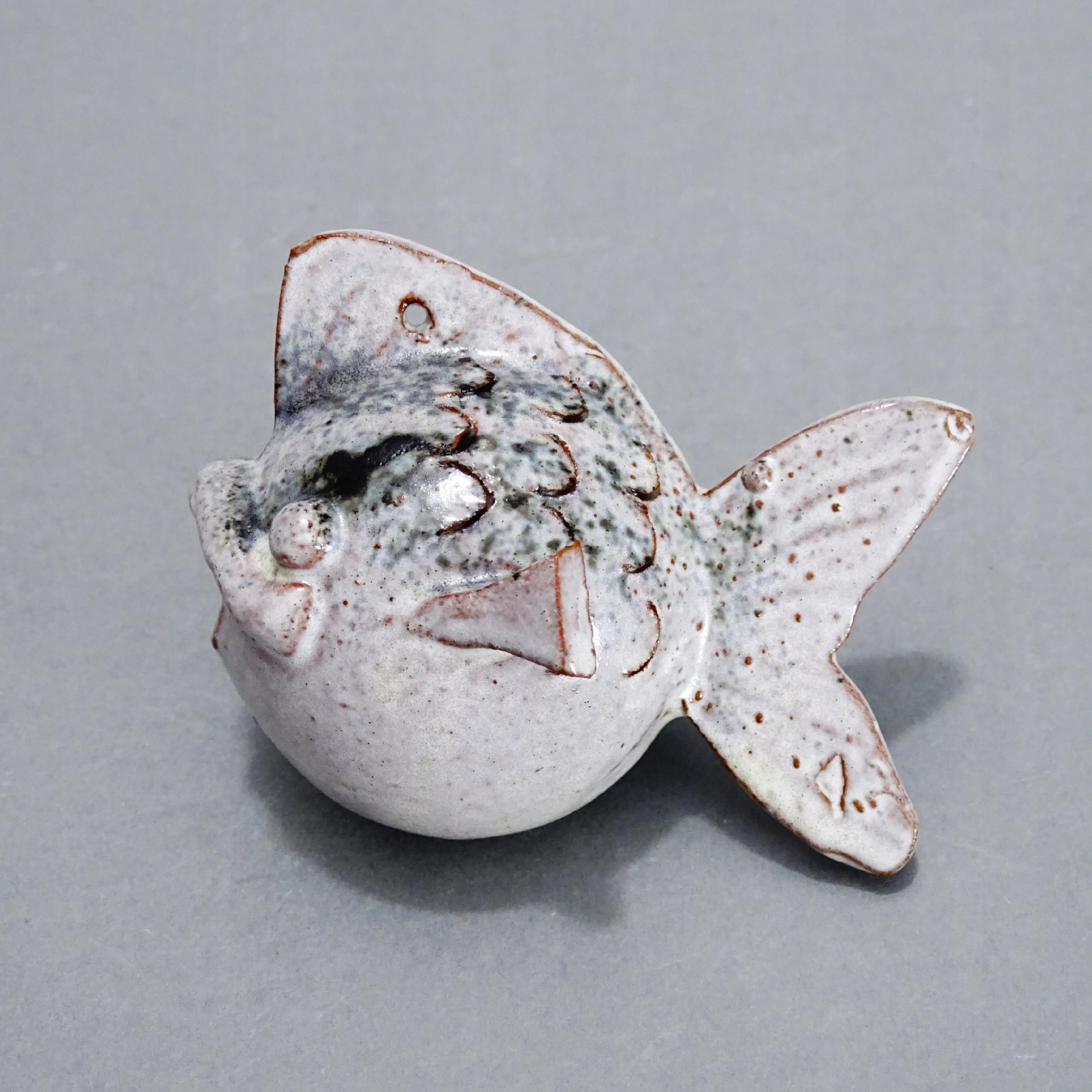 ceramika autorska piękna wieszana figurka ryba