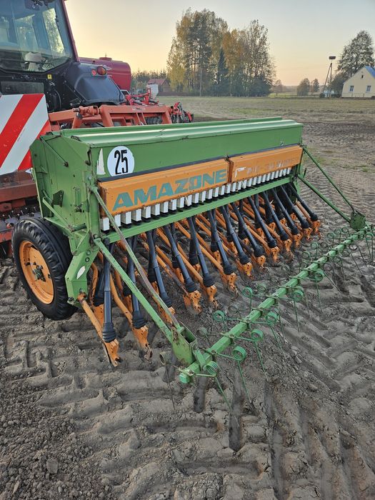 Agregat uprawowo siewny amazone d8 + kuhn 3m
