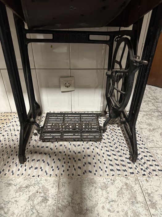 Maquina costura singer antiga