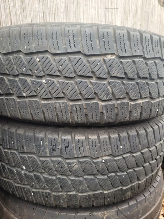 Opony zimowe 225 65 r16C 2szt 2023r