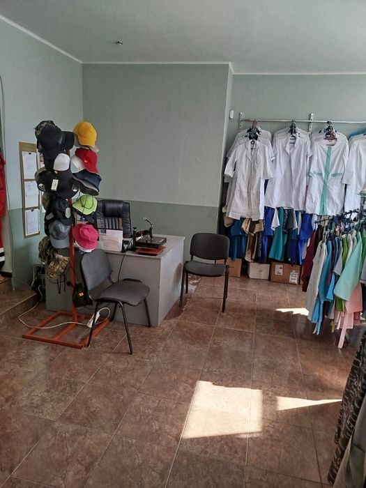 Распродажа медицинские халаты костюмы. И много другой спецодежды