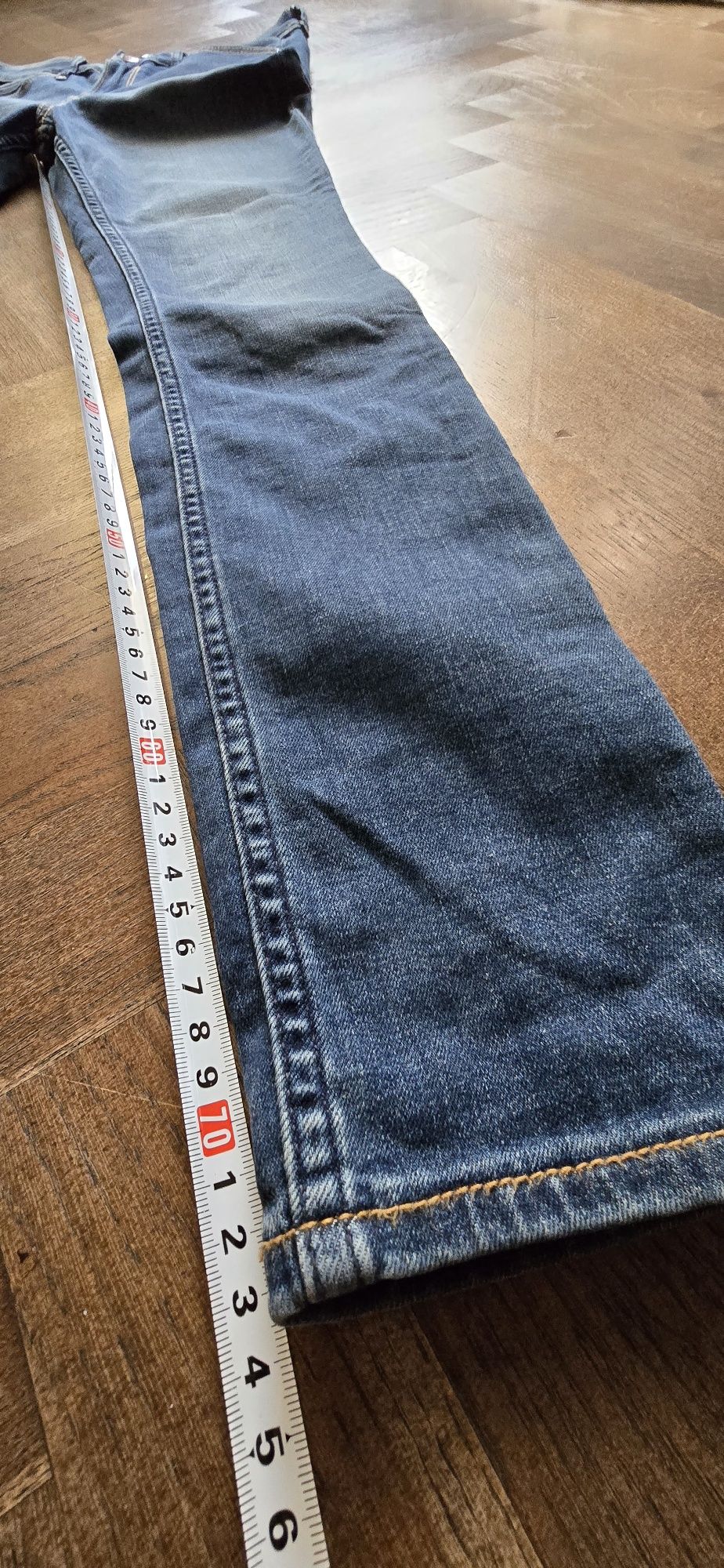 Damskie jeansy Hollister