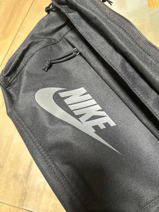 Продам сумку , бананку Nike
