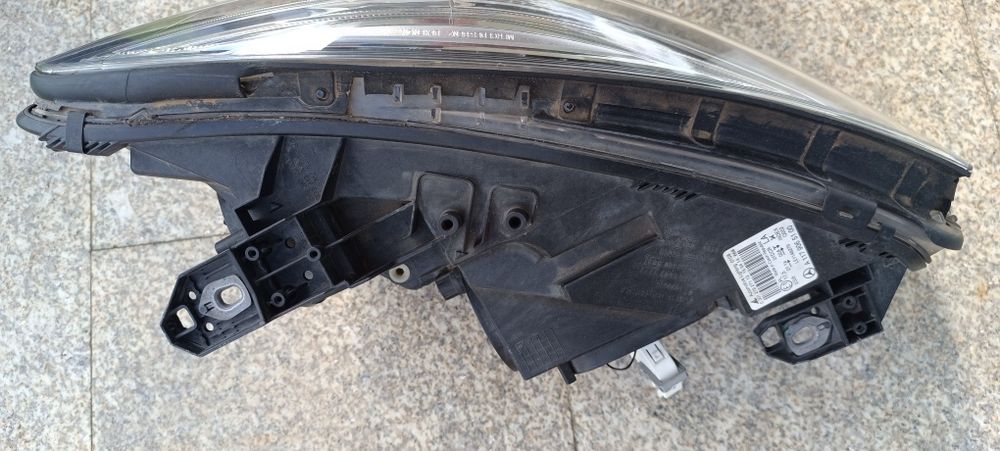 Farol Mercedes CLA W117 Xenon