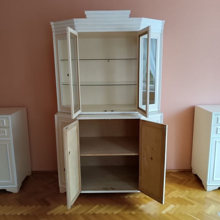 Zestaw mebli z PRL witryna plus dwie komody