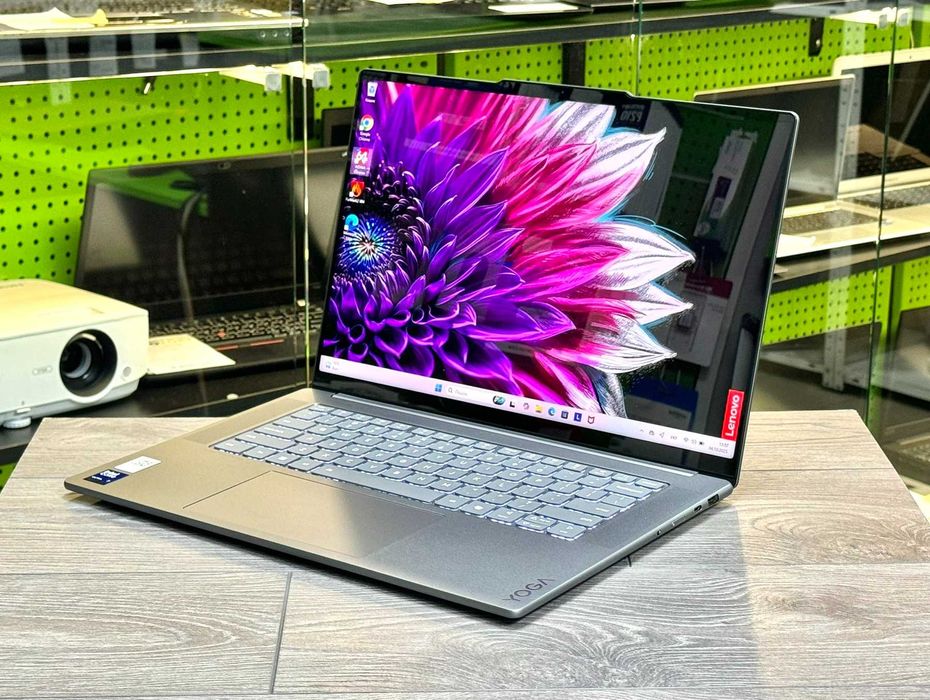 Lenovo Yoga 7 15ill9 / 15.3'' OLED / 120Hz / Ultra 7 258v / DDR5 32Gb