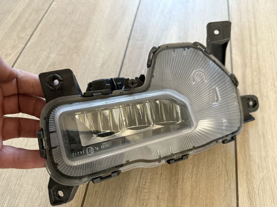 Протитуманка галогенка фара фул лед права Kia Niro америка