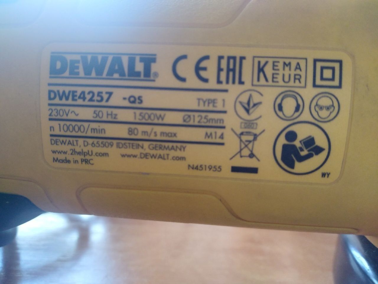 Болгарка сетевая 1500Вт,125м, регулятор DeWalt DWE4257