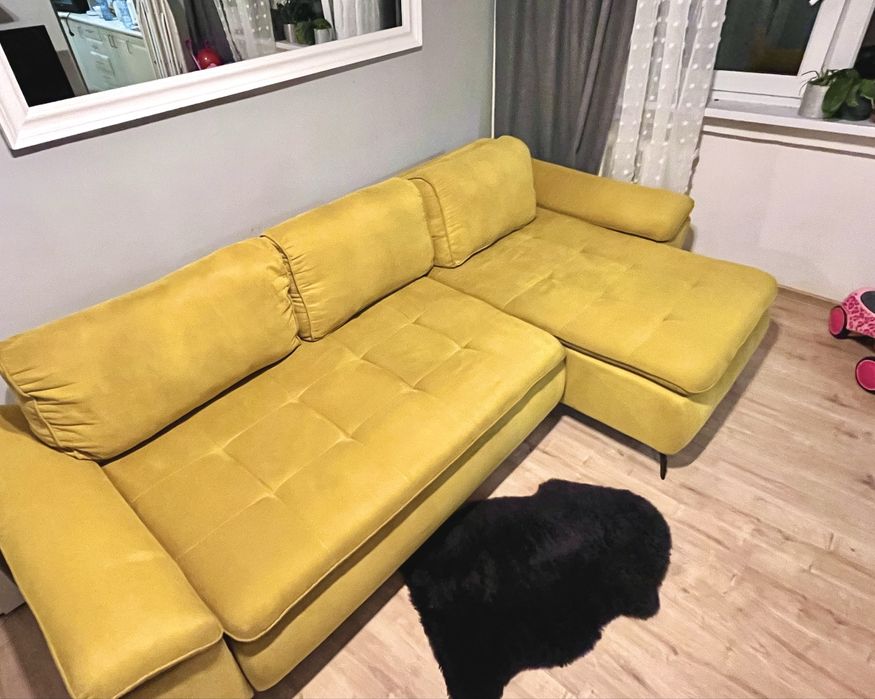 Narożnik miodowy. Kanapa.