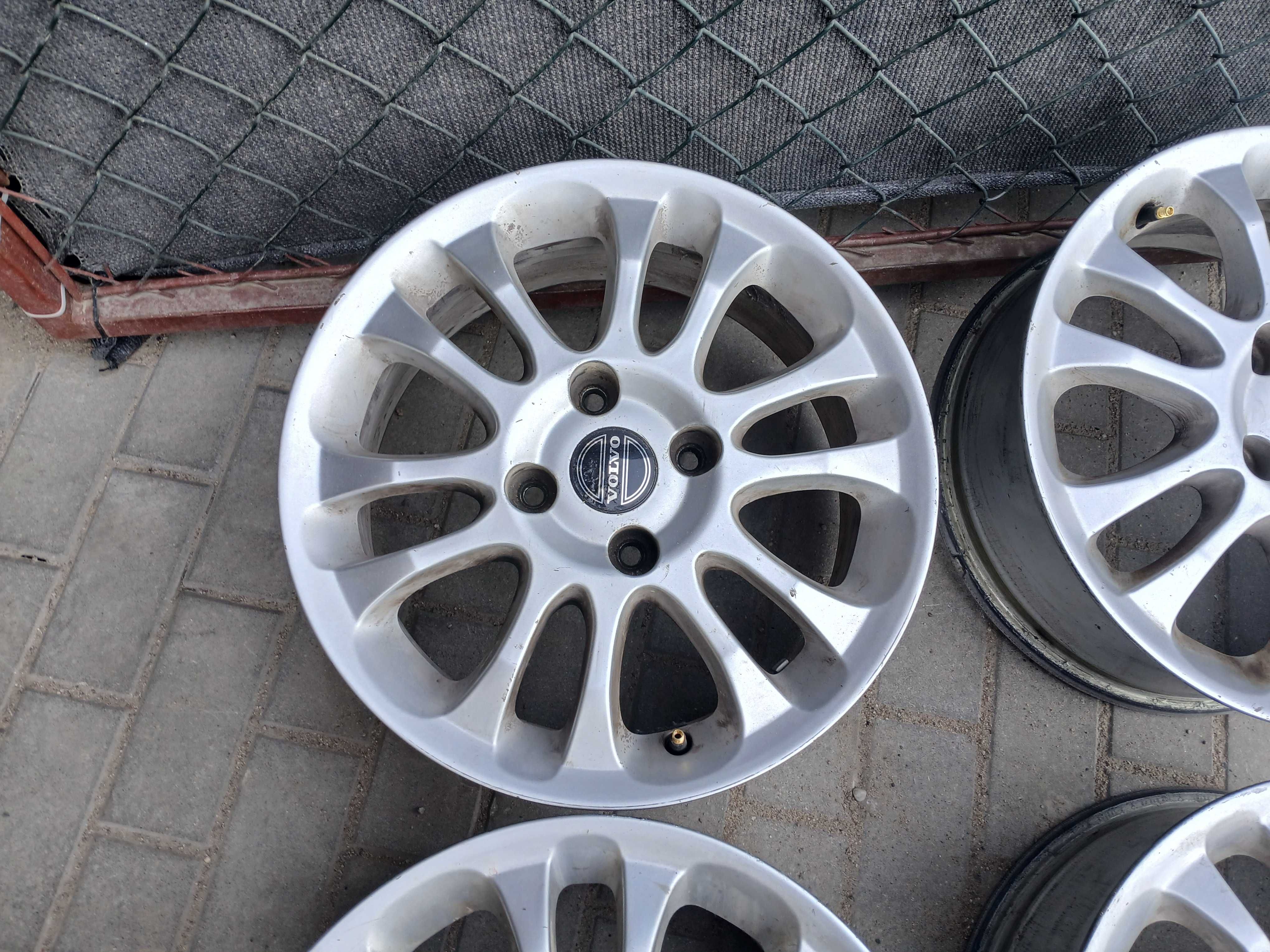 4x felgi R16 4x114,3 Volvo S40 V40 Mitsubishi