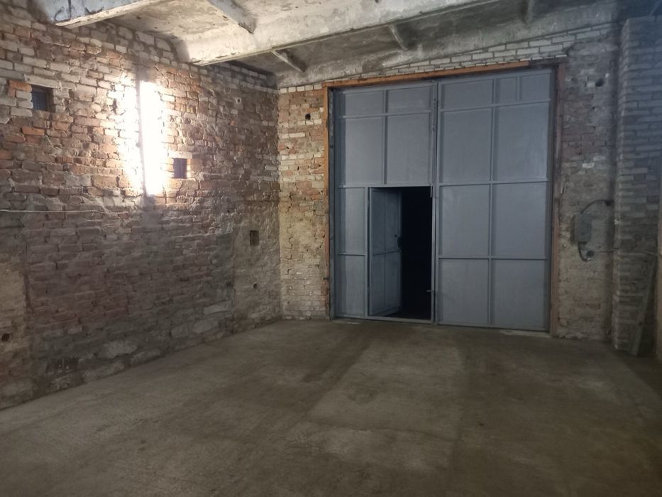 Продам гаражний бокс