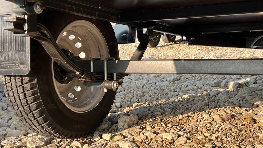 Прицеп до легкового авто : 2,15 х 1,26 м борт 60см , фанера