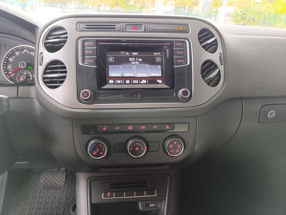 Volkswagen Tiguan 2016 року 2.0 л./бензин