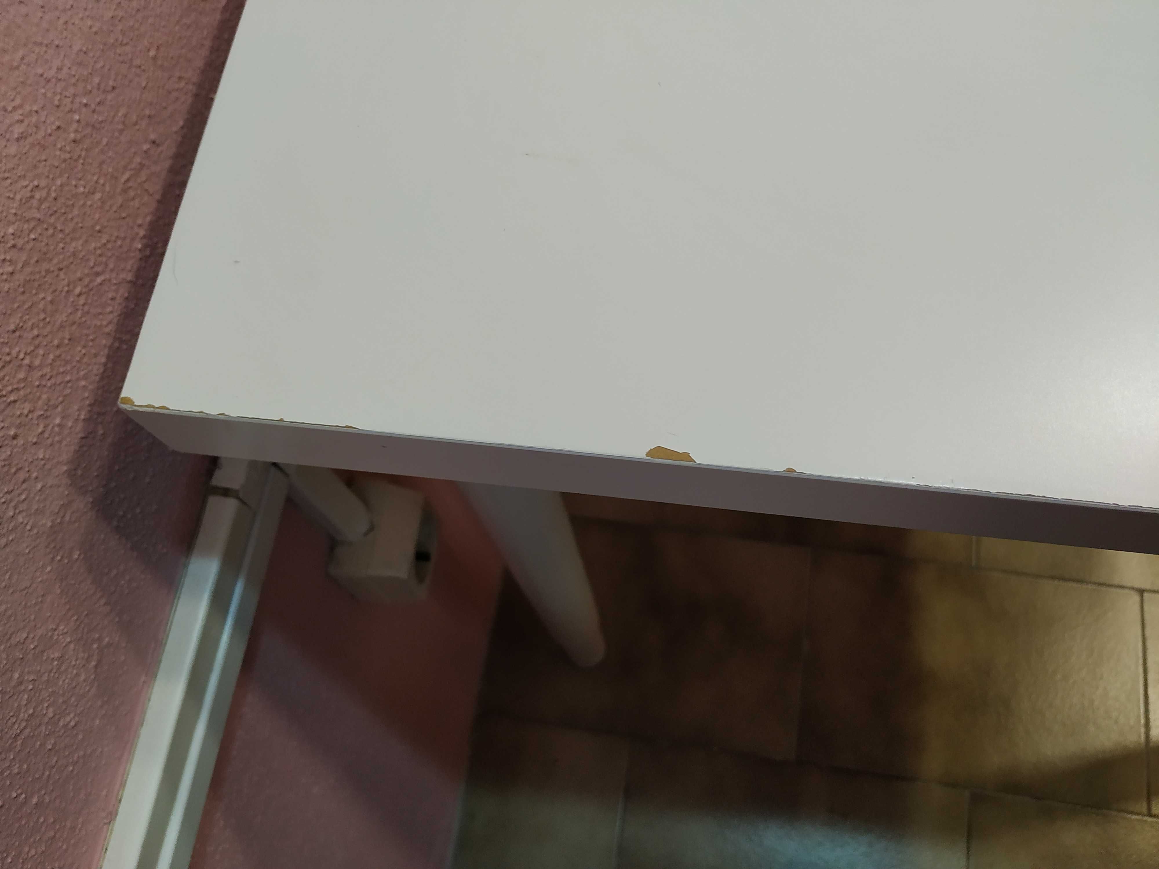 Mesa Ikea branca com pés Extensíveis