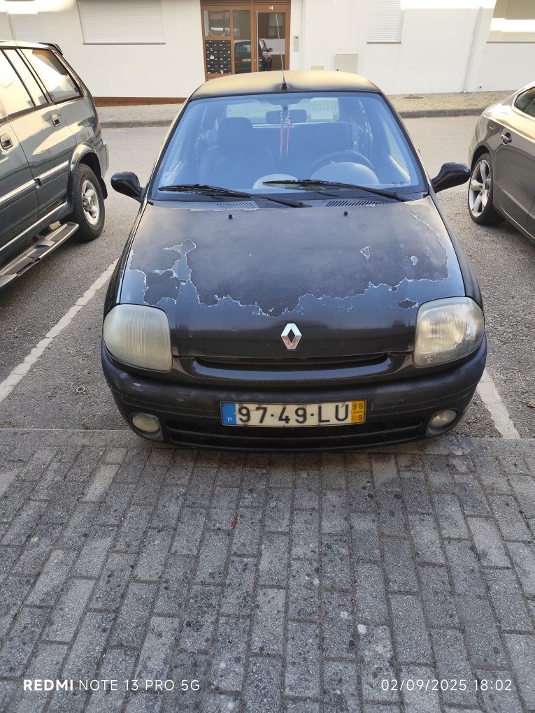 Automóvel Renault Clio II