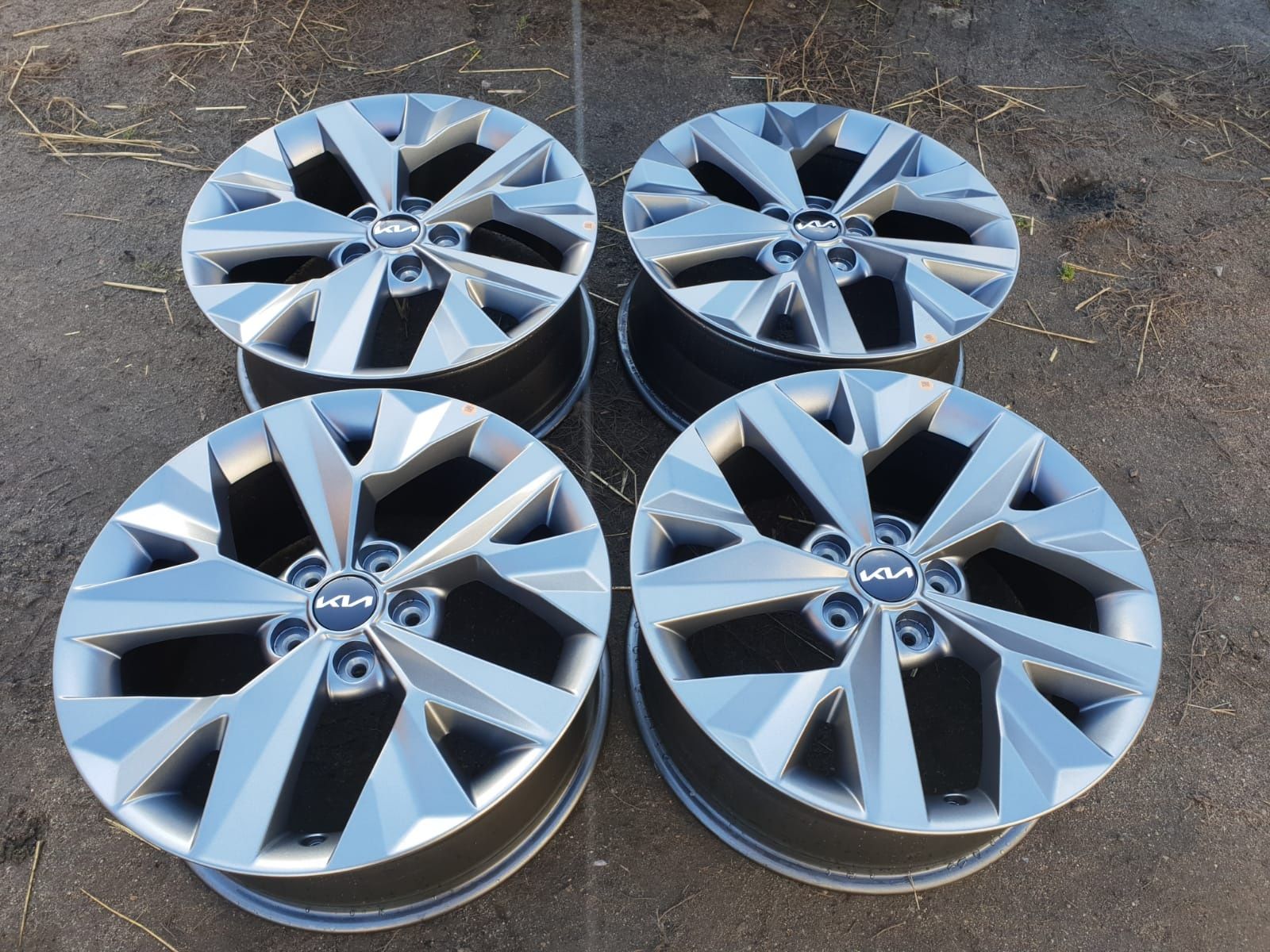 Nowe alufelgi 18" KIA 5x114,3 grafitowe oryginalne +Gratis