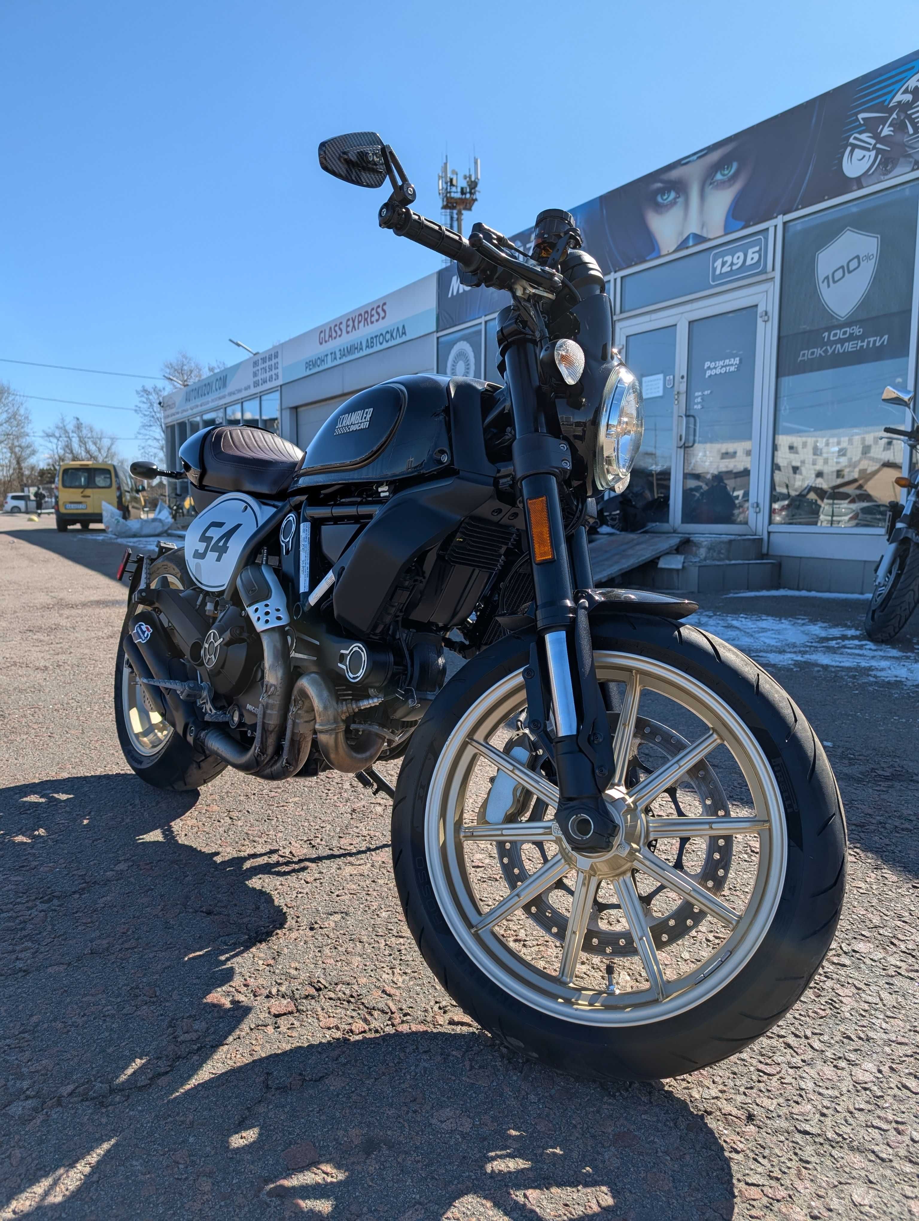 Мотоцикл Ducati Scrambler 800 ABS Cafe Racer MoToBaZa