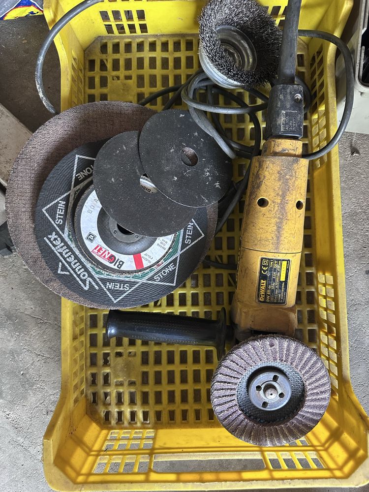 Rebarbadora DeWalt DW 811