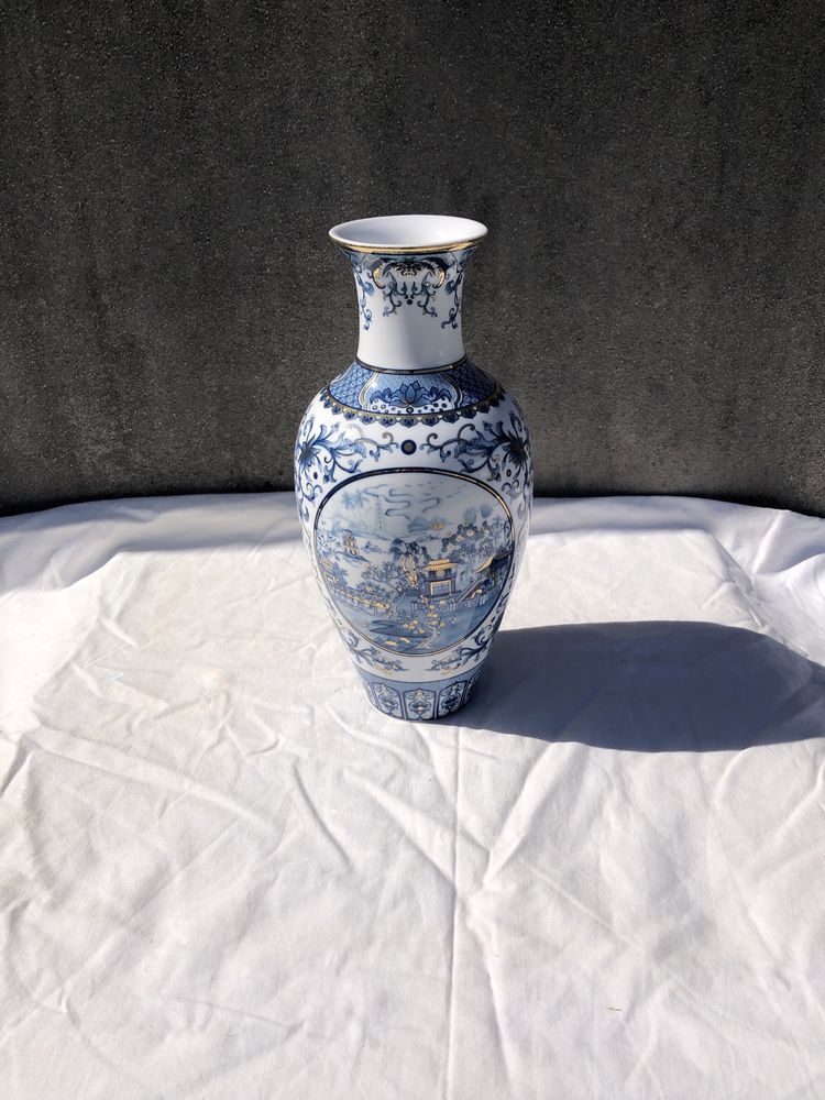 Jarro azul em porcelana