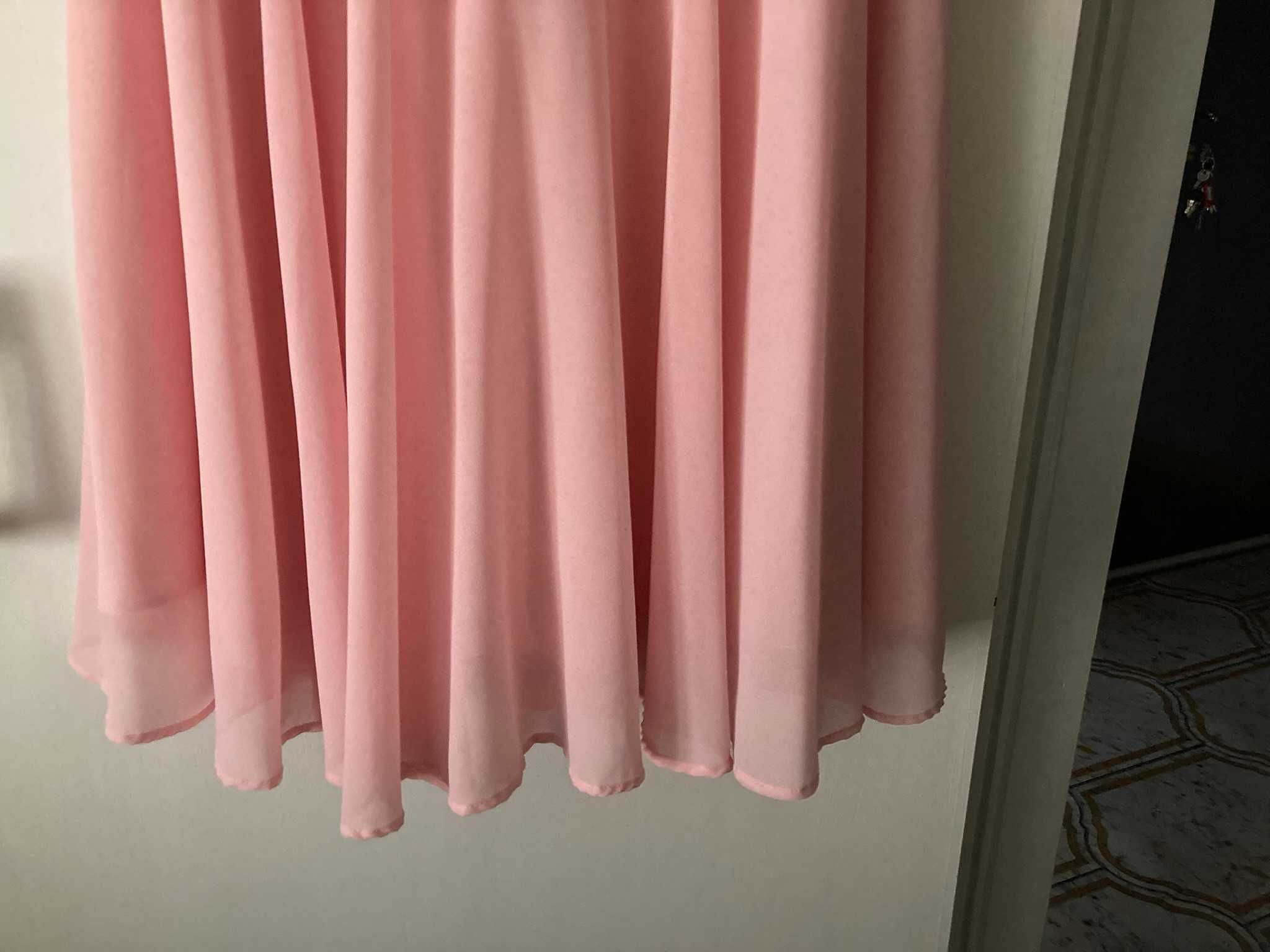 Sem vestido para levar a um casamento? Aqui está ele!