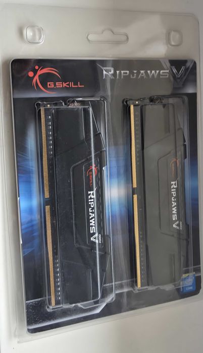 Pamięci RAM G.SKILL RipjawsV DDR-4 16 GB (2x8GB DualChannel) 3200-CL14