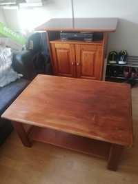 Armário e mesa em madeira
