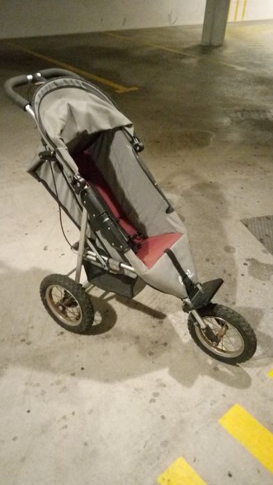 Carro de bebê de 3 rodas