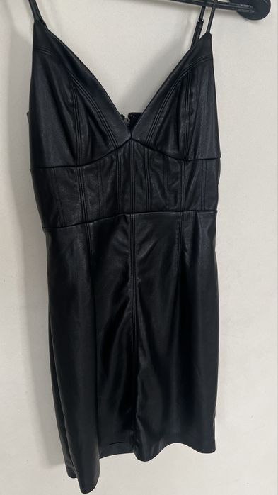 Шкіряна сукня guess
