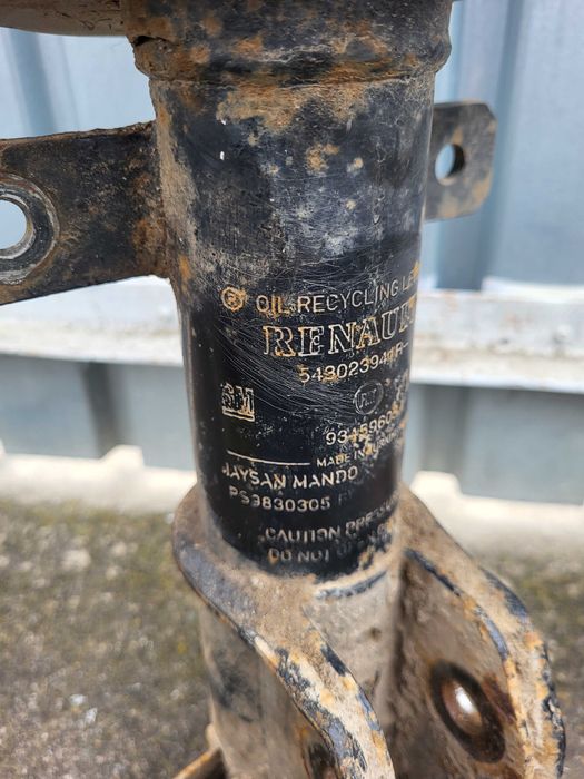 Амортизатор рено трафік 3