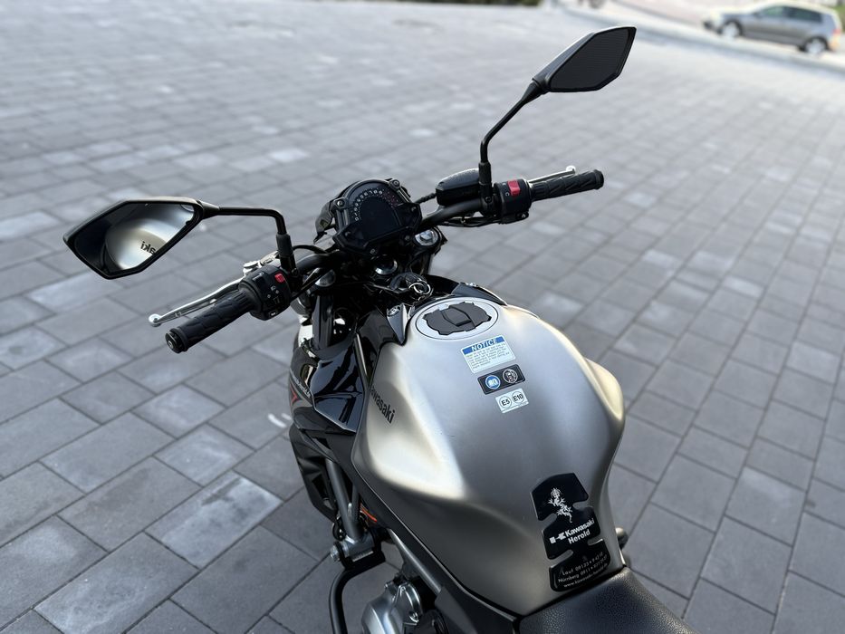 Kawasaki Z650 z 2017r Niemcy bezwypadkowy ksiazki