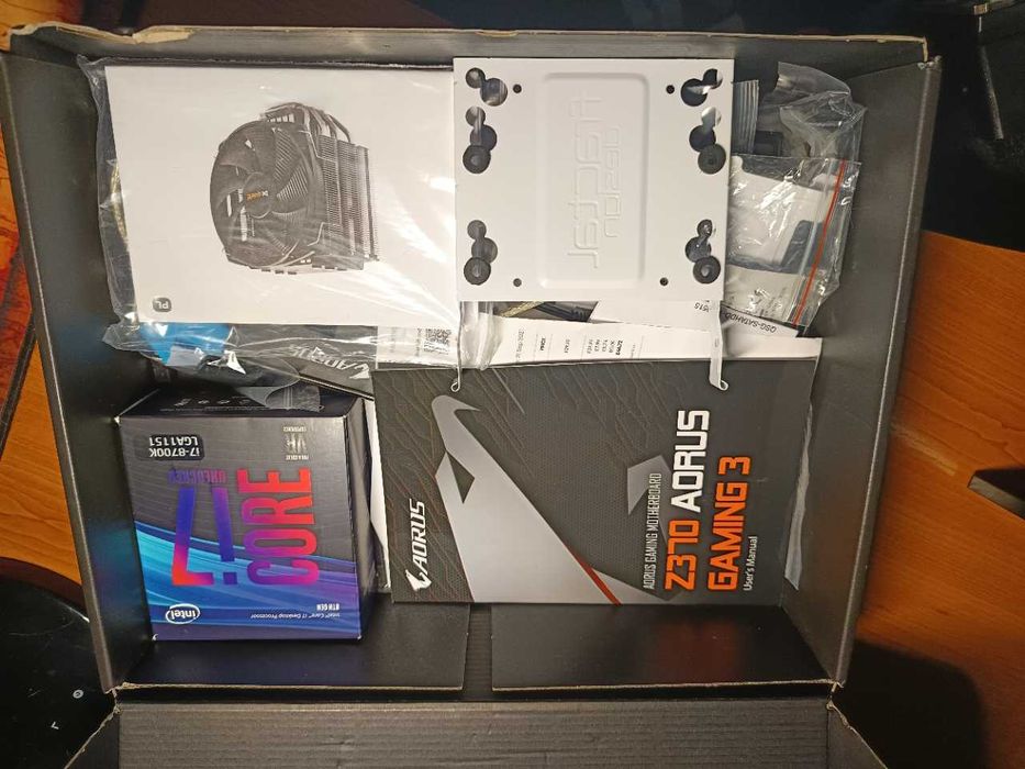 Zestaw komputerowy Gigabyte Z370 AORUS GAMING 3, i8700k, Be Quiet Dark