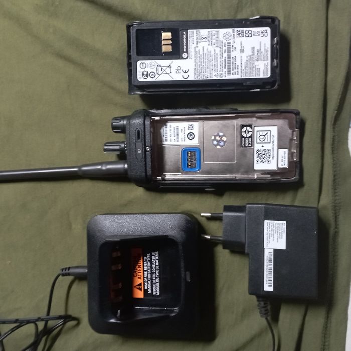 Продам:  Радіостанцію Motorola R7 NKP (б/у, комплект)