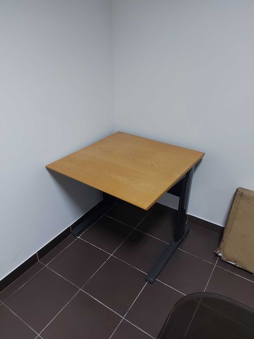 Secretária Metálica 80 x 80 cm - Acabamento Madeira