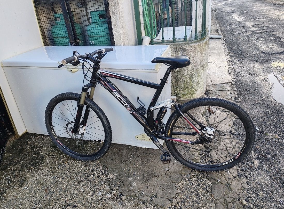 Bicicleta SCOTT Roda 26 – Bom Estado!