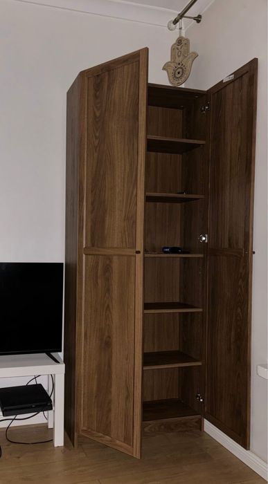 regał IKEA Billy jak nowy z półkami, zamykany brązowy orzech